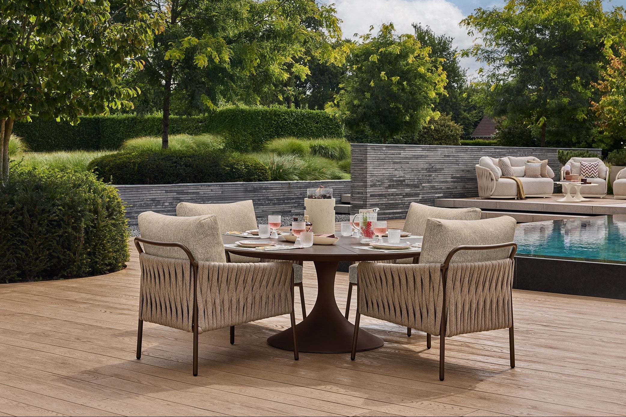 Fiave & Nova Low Dining Collection